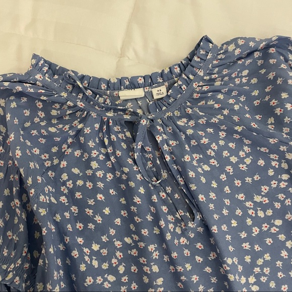 BOGO Gap Floral Puff Sleeve Blouse - Picture 4 of 5